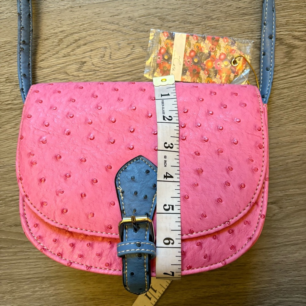 Cara Pink crossbody bag ostrich patern. - Picture 6 of 9